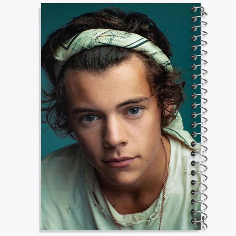 دفتر نت موسیقی 50 برگ خندالو مدل هری استایلز گروه موسیقی وان دایرکشن One Direction کد 2924