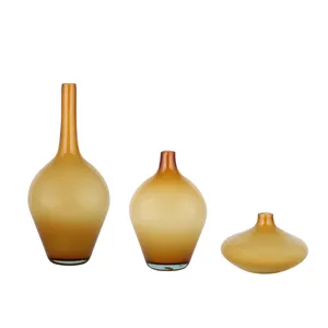 گلدان شیشه ای طرح سالونگ مجموعه سه عددی