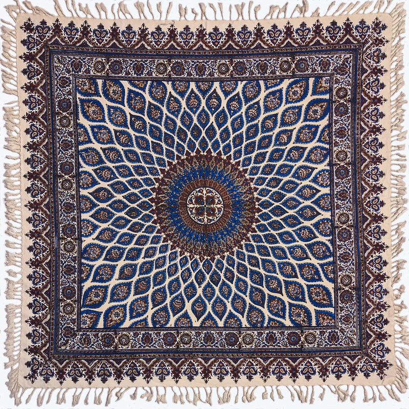 رومیزی قلمکار ممتاز اصفهان اثر عطريان طرح مسجد شیخ لطف اله مدل G127سایز 100*100 سانتی متر
