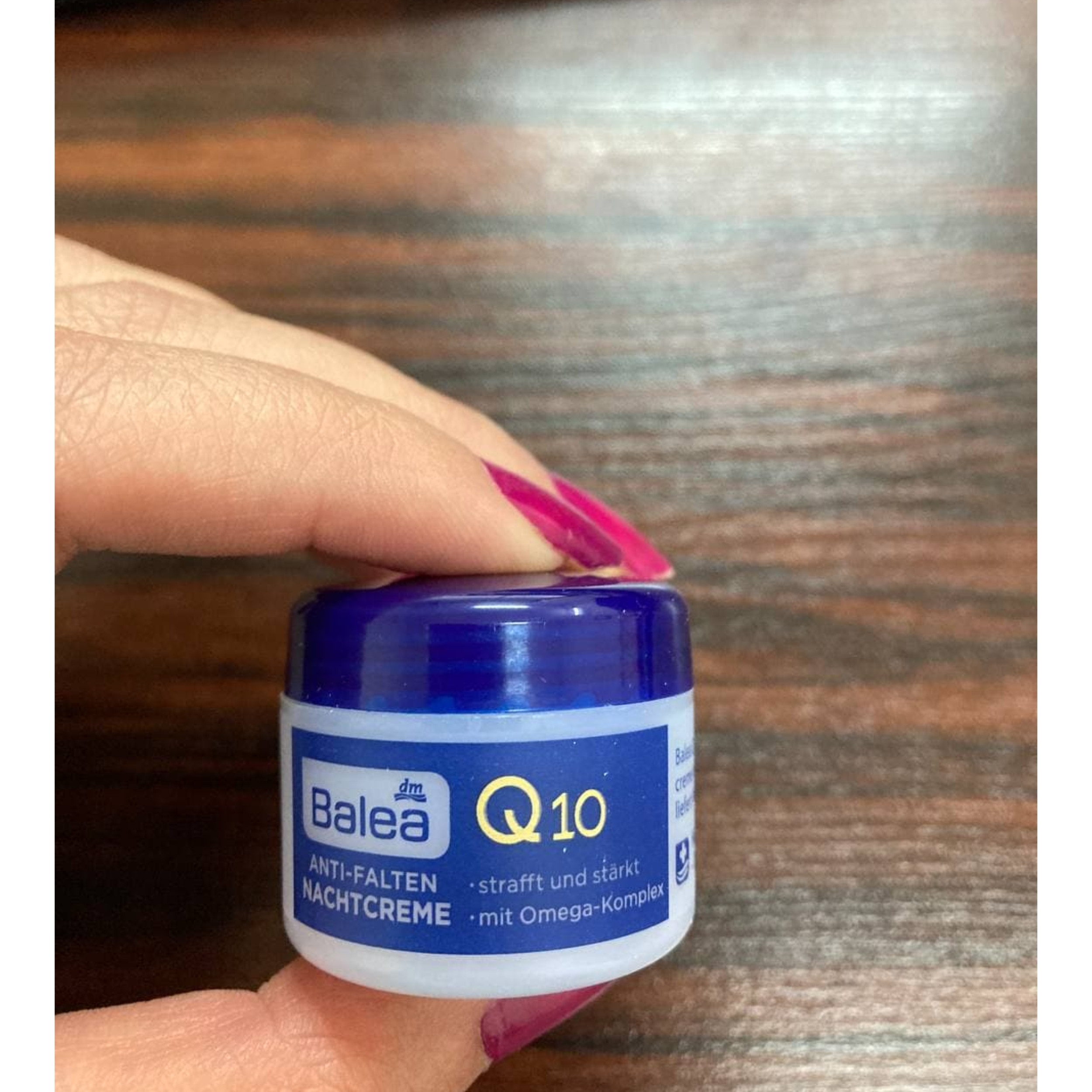 کرم ضد چروک شب باله آ مدل Q10 حجم 5 میلی لیتر کرم ضد چروک شب باله آ مدل Q10 حجم 5 میلی لیتر