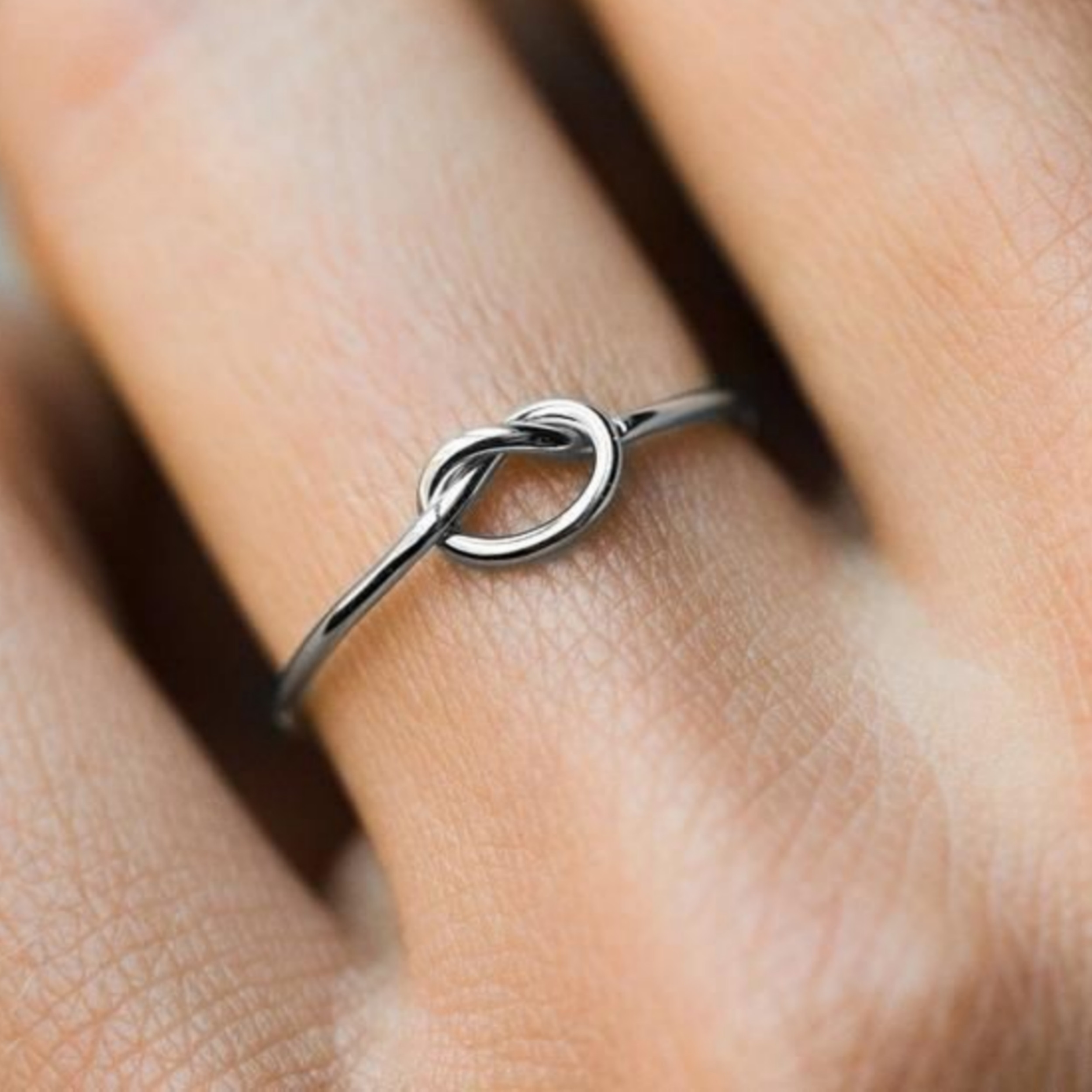 انگشتر نقره زنانه مدل گره H07