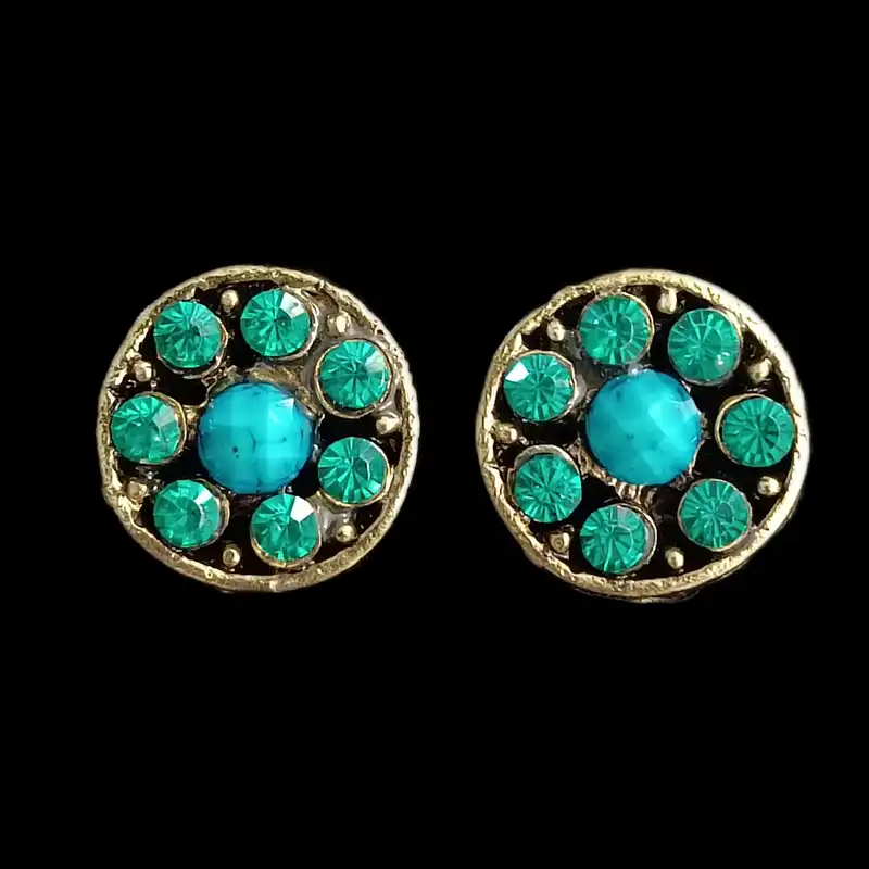 گوشواره زنانه مدل سنتی نگین دار