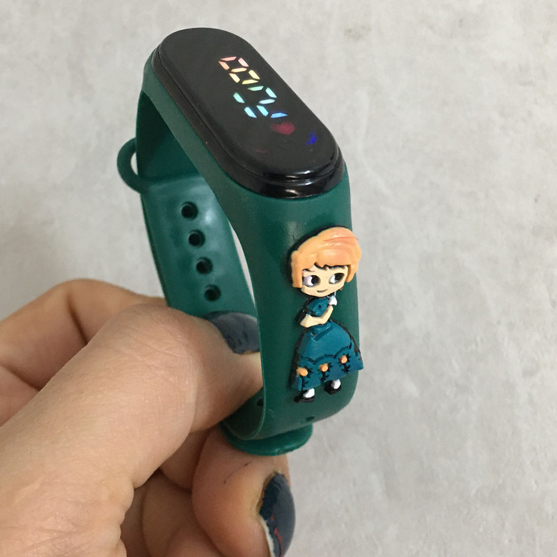 ساعت مچی دیجیتال دخترانه مدل ضد آب سیلیکونی آنا W AN 77 ساعت مچی دیجیتال دخترانه مدل ضد آب سیلیکونی آنا W AN 77