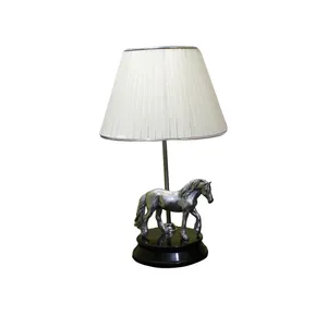 آباژور طرح مجسمه دکوری اسب دلبر مدل RP1038