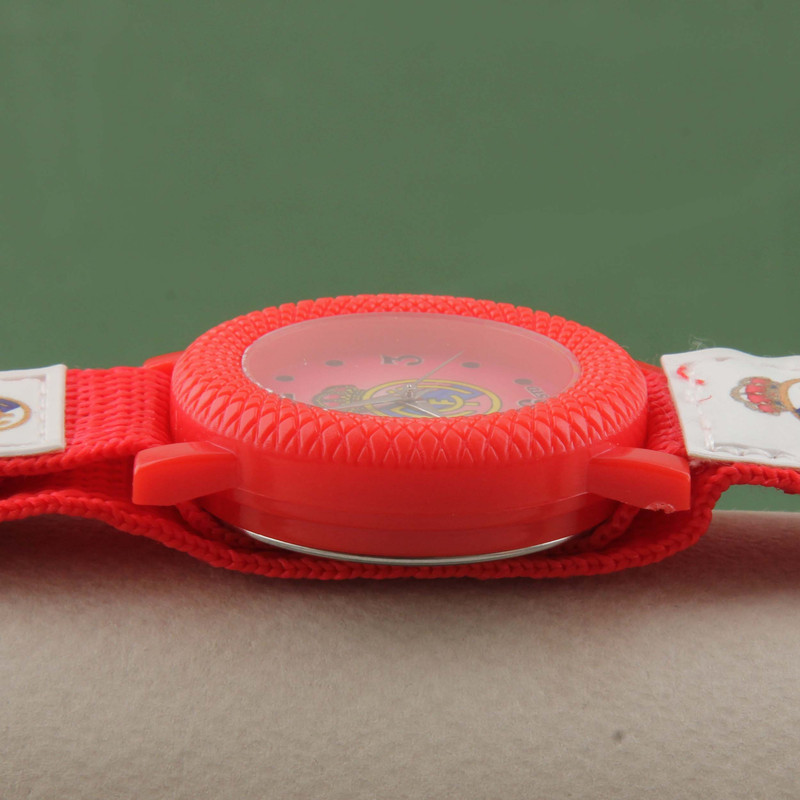 ساعت  مچی عقربه ای پسرانه مدل ورزشی بند کتان چسبی طرح رئال مادرید کد WHK_096