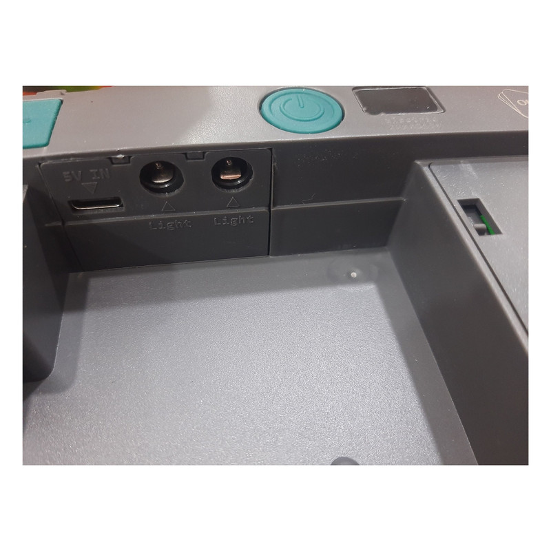 پکیج خورشیدی قابل حمل مدل FA-8028 ظرفیت 20 وات ساعت پکیج خورشیدی قابل حمل مدل FA-8028 ظرفیت 20 وات ساعت