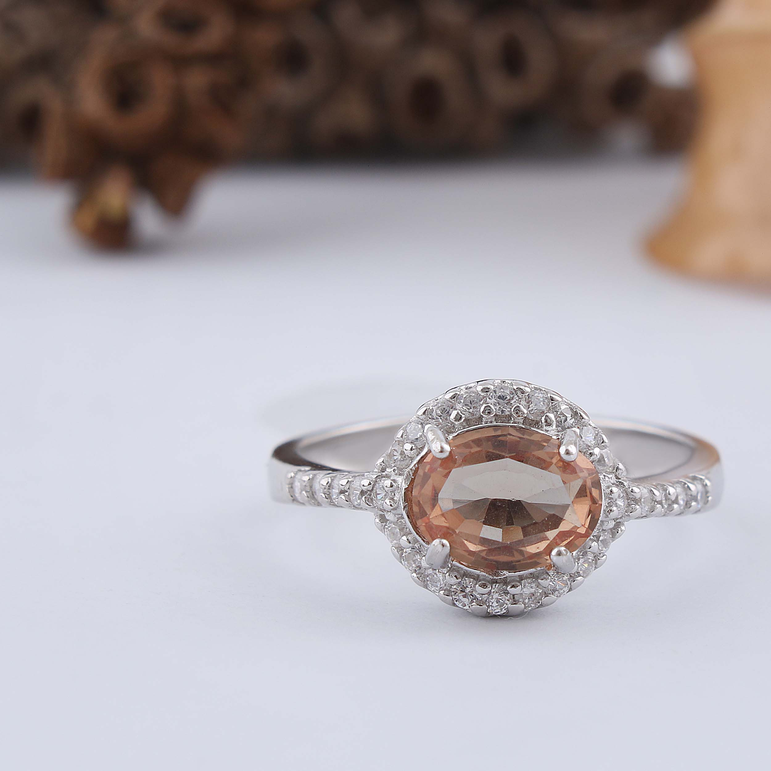 انگشتر نقره زنانه بازرگانی میلادی مدل سنگ الکساندریت نگین برلیان بدون ریزش آبکاری رادیوم کد AWR_1612