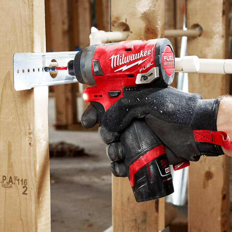 پیچ گوشتی شارژی میلواکی مدل 2553-22 پیچ گوشتی شارژی میلواکی مدل 2553-22