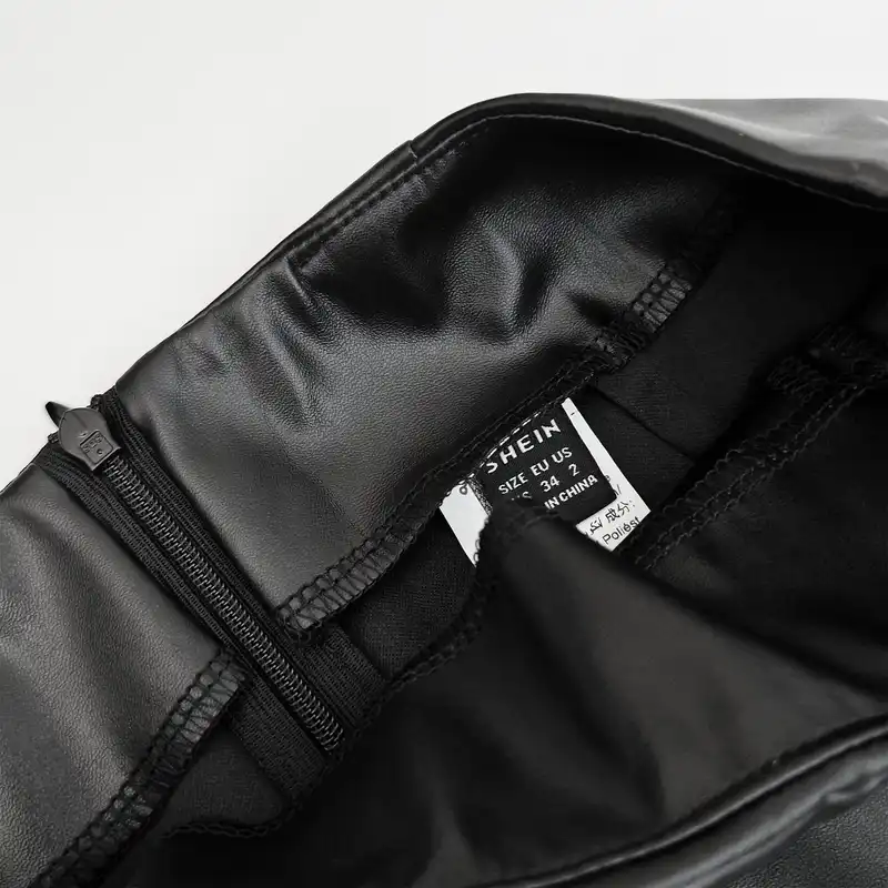 دامن راسته زنانه شین مدل SS1928 طرح چرم رنگ مشکی