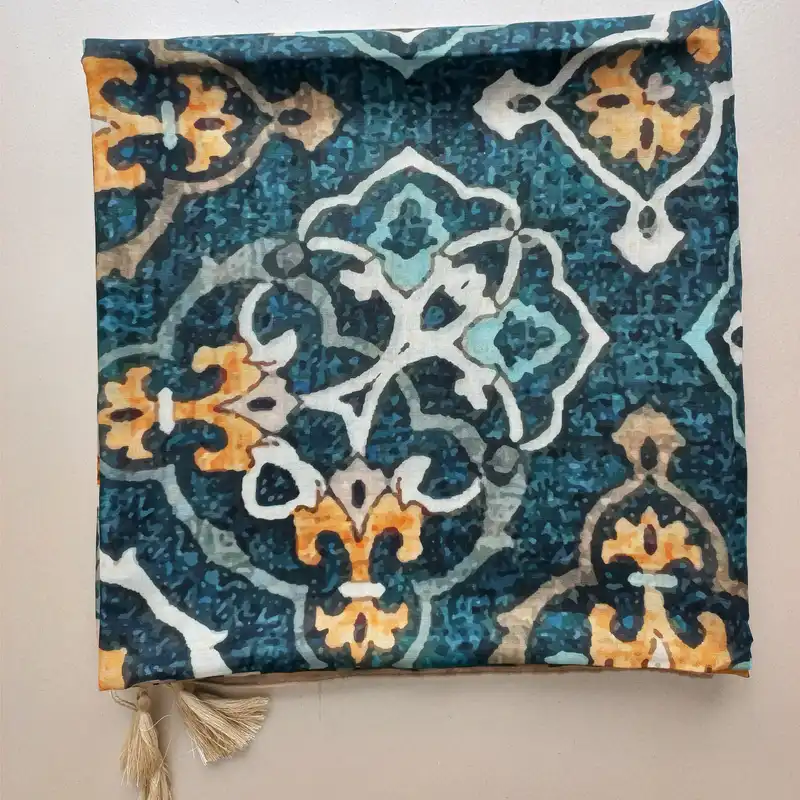 روسری زنانه مدل نخی قوار بزرگ سنتی گلدار کد 44