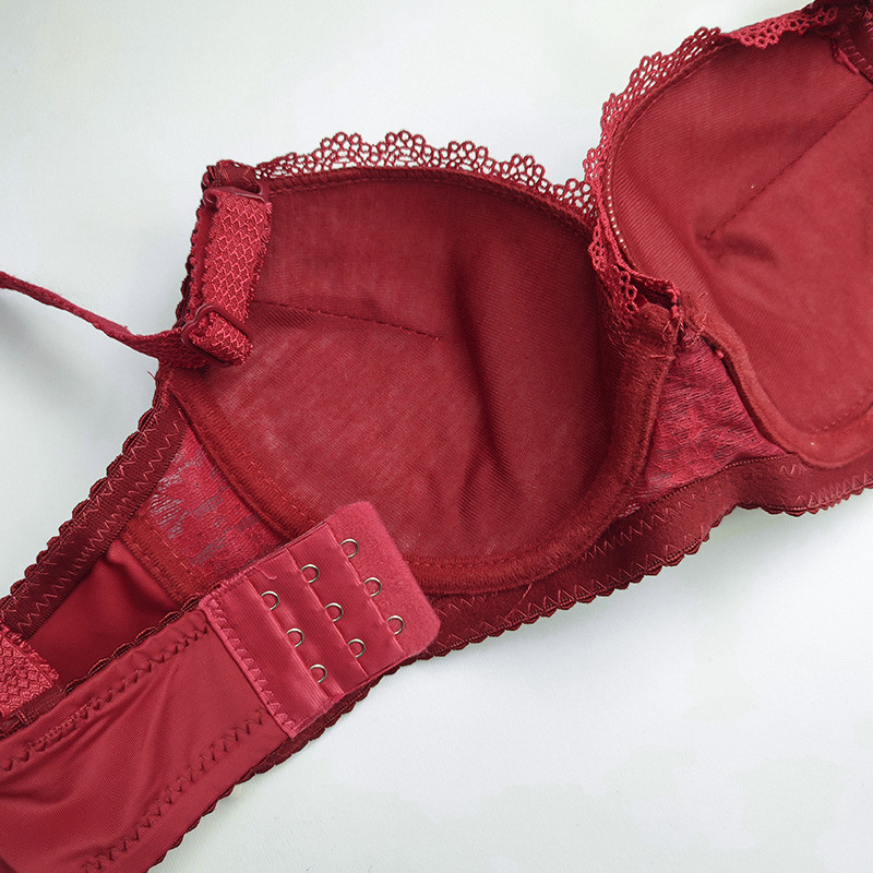 سوتین اسفنجی زنانه مدل دکلته نیم جک کاپ A طرح گیپور کد 33855