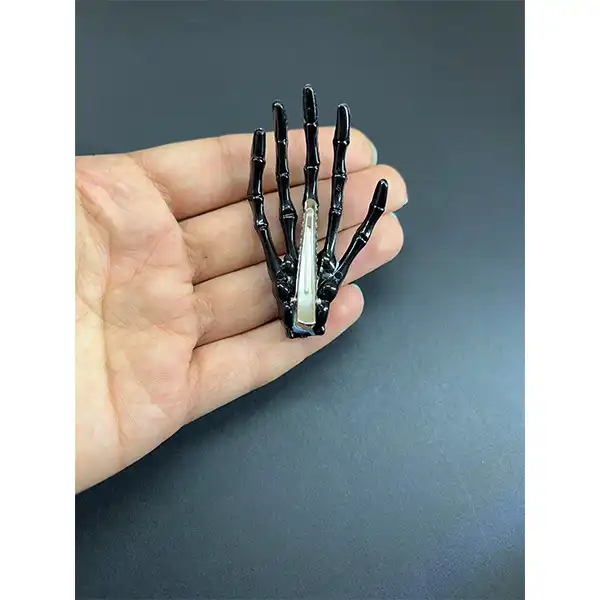 گیره مو دخترانه مدل دست اسکلت خاص کد 59966