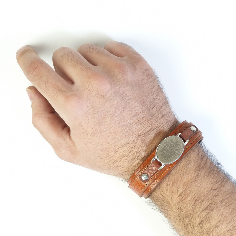 دستبند مدل چرم و سنگ طبیعی یشم طرح وان یکاد کد 108