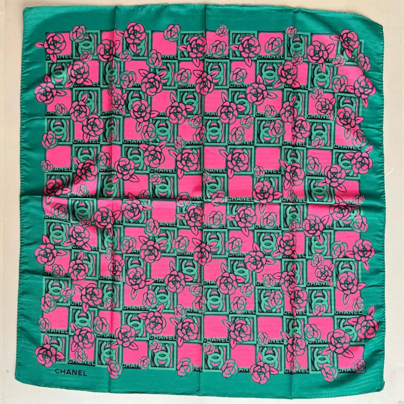 روسری زنانه مدل مینی نخی چهارخانه گلدار کد 55