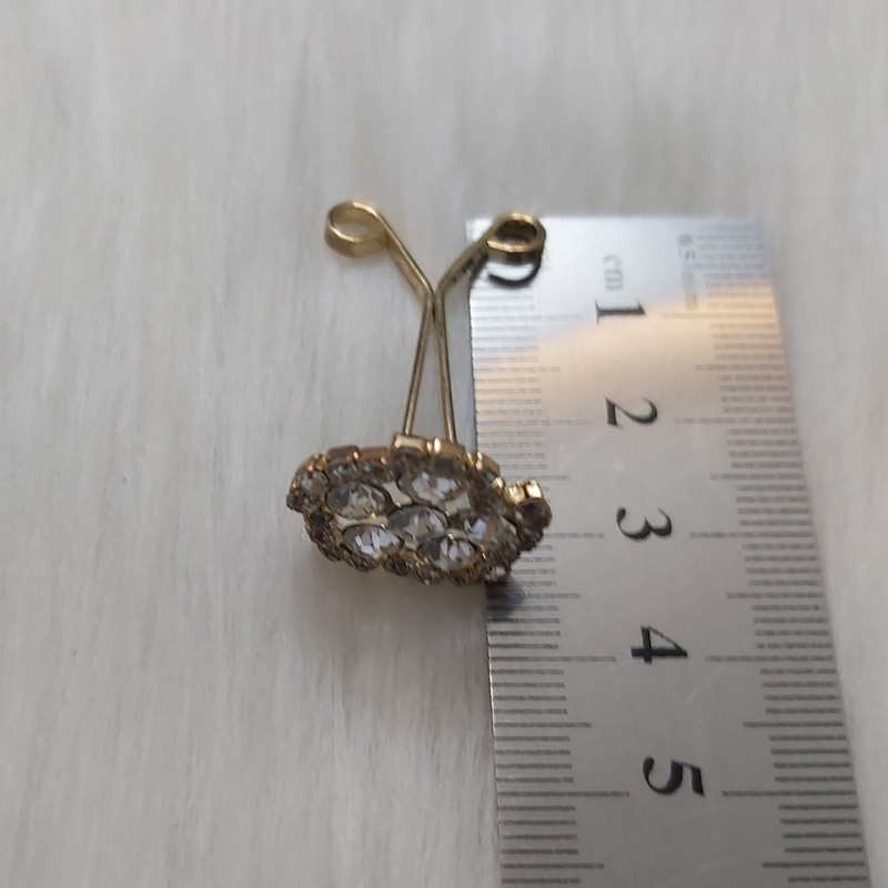 گیره روسری مدل یو طرح گل کد flo110