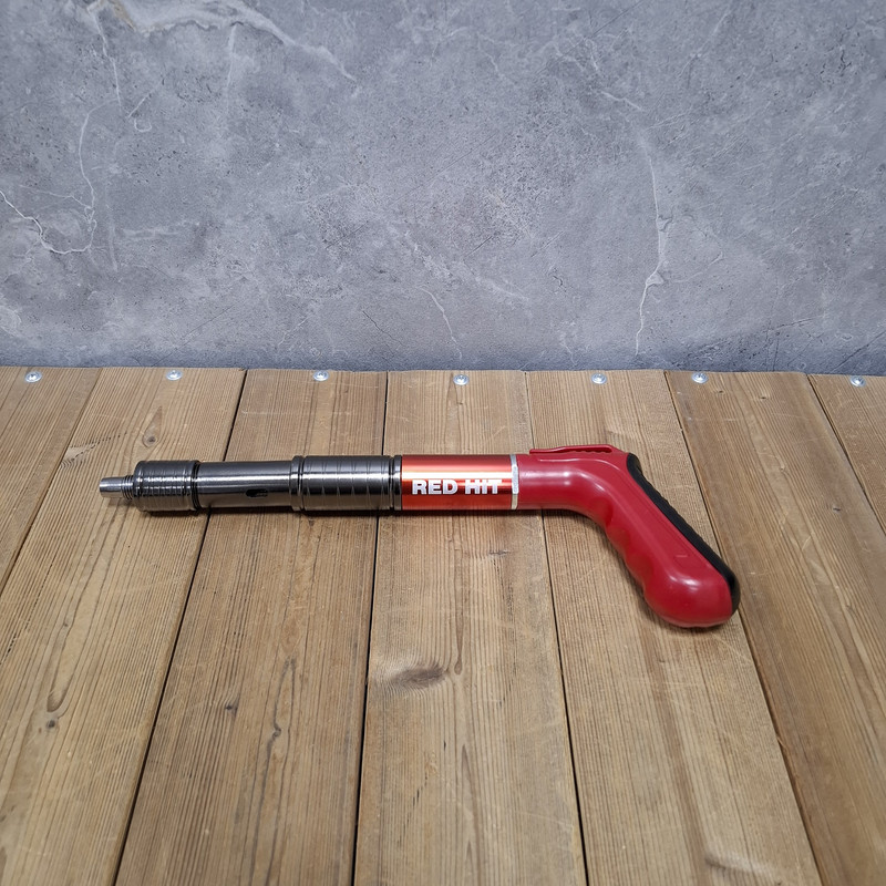 میخ کوب رد هیت مدل 1120 سایز 20 - 50 میلی متر به همراه 20 عدد میخ چاشنی مجموعه 30 عددی