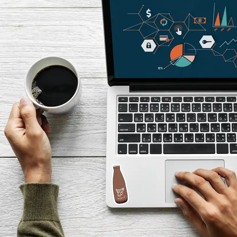 استیکر لپ تاپ لولو طرح شیر کاکائو کد 510