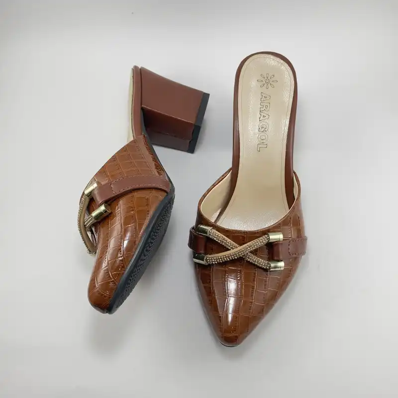 صندل زنانه مدل نگینی