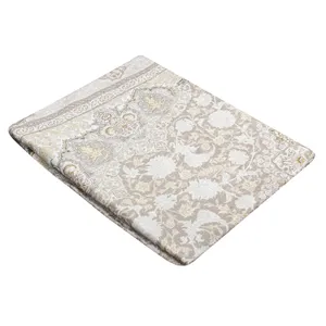 روفرشی مدل مخمل شانل کشدار کد R-1013 زمینه کرم