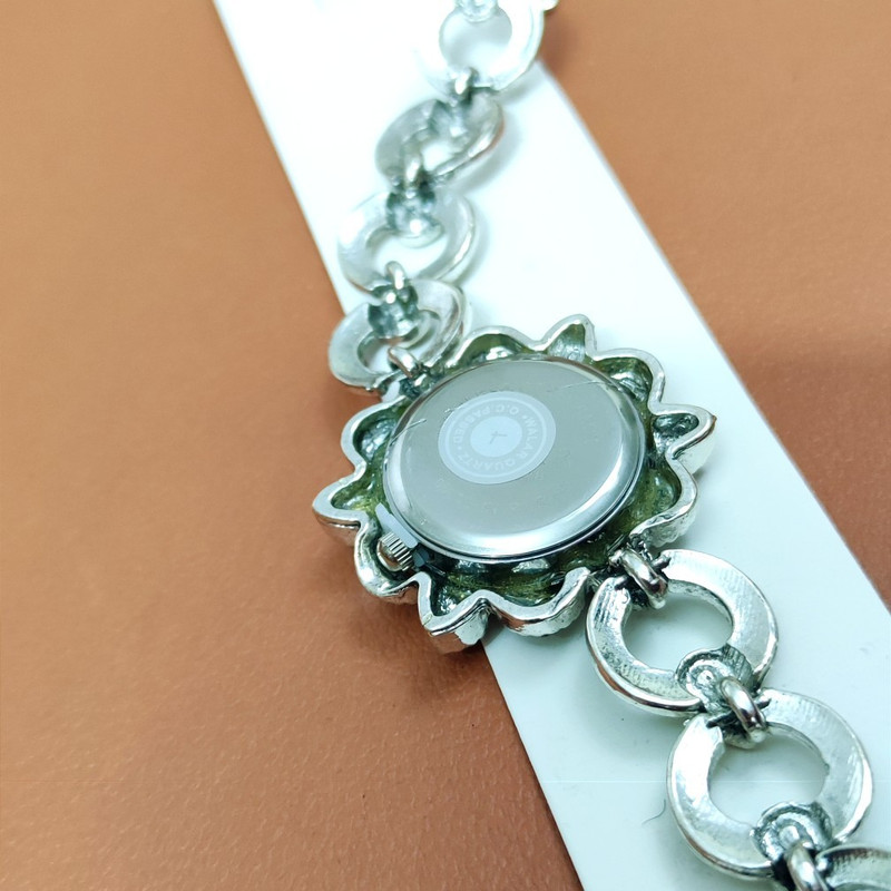 ساعت مچی عقربه ای دخترانه والار مدل Wr11 ساعت مچی عقربه ای دخترانه والار مدل Wr11