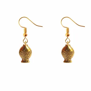 گوشواره دخترانه نمدیکا طرح ماهی مدل اسفند