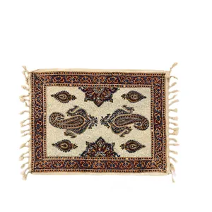 رومیزی قلمکار ممتاز اصفهان اثر عطريان طرح ترنج مدل G95سایز 40*60 سانتی متر