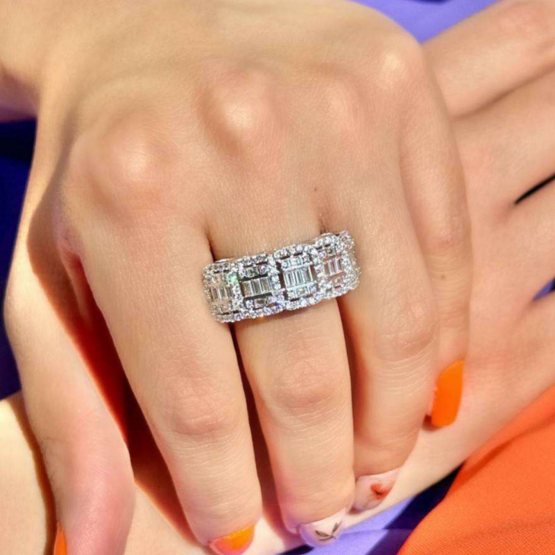 انگشتر نقره زنانه مدل امرالدکات کد BF 06 انگشتر نقره زنانه مدل امرالدکات کد BF 06