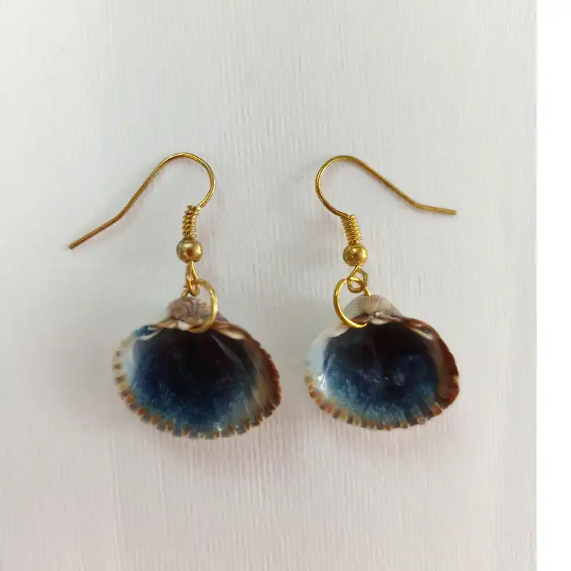 گوشواره زنانه مدل صدف طبیعی و رزین