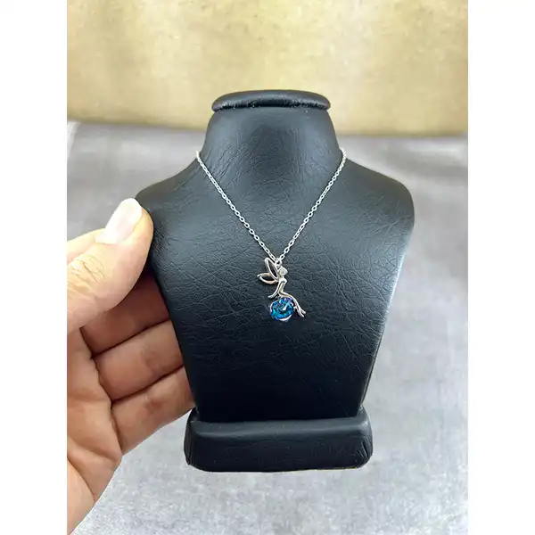 گردنبند نقره زنانه سواروسکی مدل فرشته و مکعب طرح انجل کد 300022