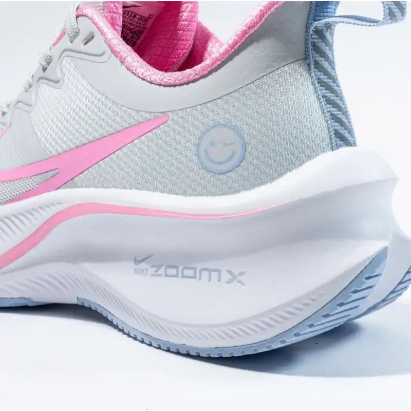کفش پیاده روی زنانه مدل Zoom X