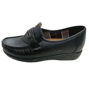 کفش طبی زنانه مدل سگکدار چرمی رنگ مشکی