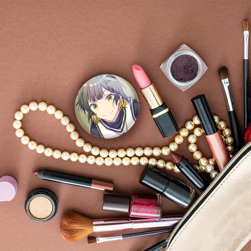 آینه جیبی خندالو مدل مگورو انیمه Blue Lock کد 24384