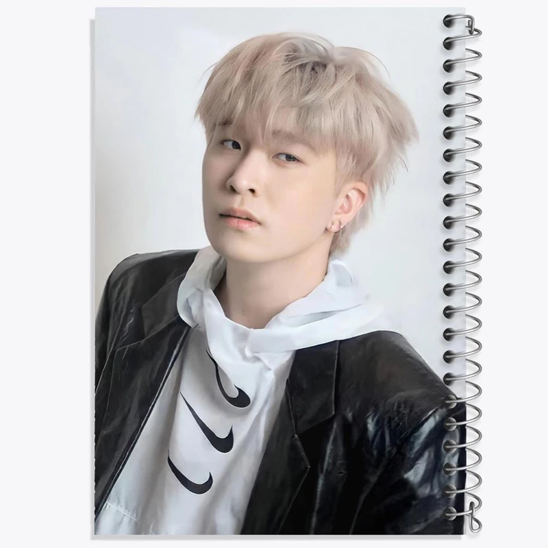 دفتر شطرنجی 50 برگ خندالو طرح یونگجه گروه گات سون GOT7 کد 21003