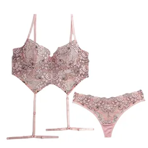 ست شورت و نیم تنه زنانه برتا مدل توری فنردار کد 2600EMP