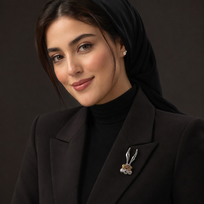 گل سینه زنانه مدل خرگوش