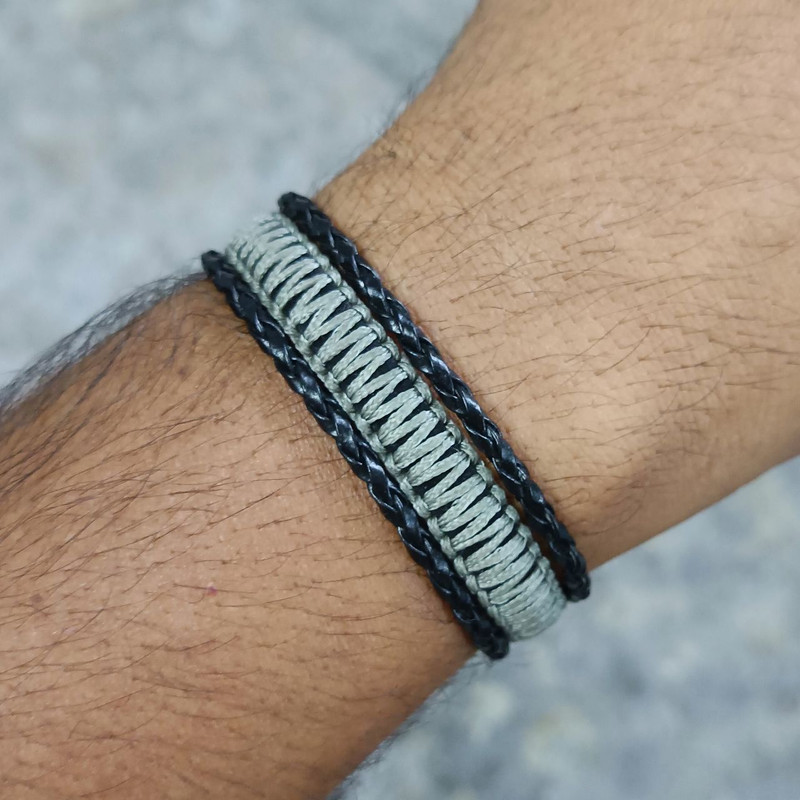 دستبند مردانه مدل بافت طرح چرمی