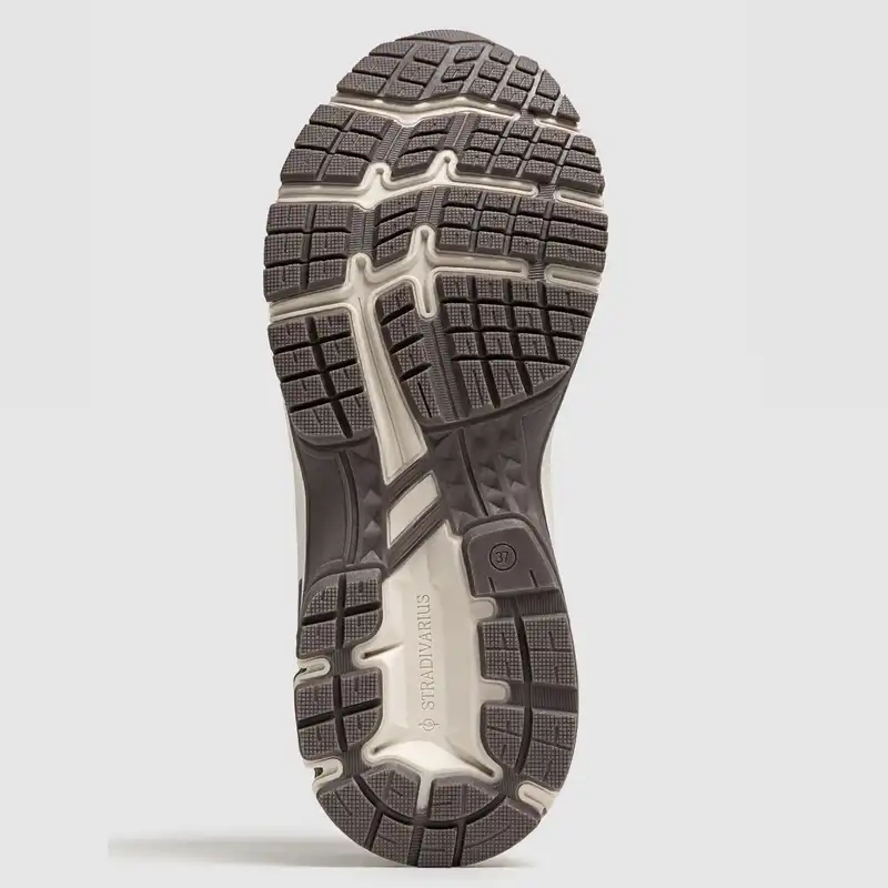 کفش تمرین زنانه استرادیواریوس مدل Trainers with detail 2024