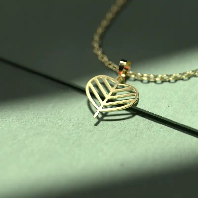 گردنبند طلا 18 عیار زنانه مدوپد مدل برگ کد L2-1-1186