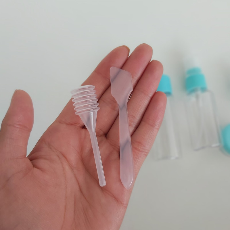 بطری و محفظه کرم مسافرتی کد 0225 بسته 7 عددی