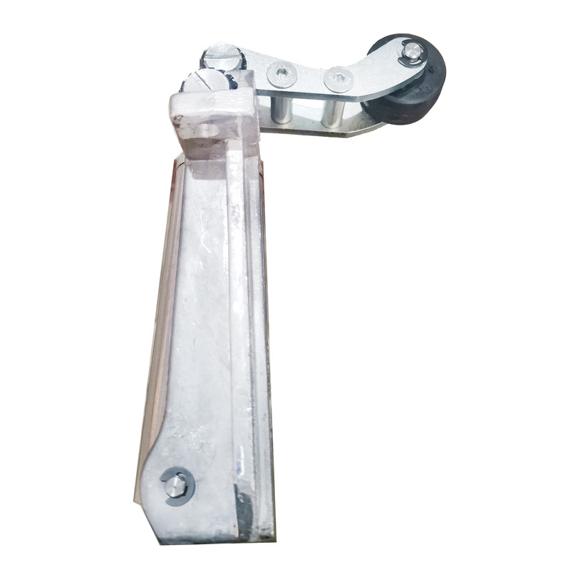 دیکتاتور در آسانسور اس کی اف مدل آرام بند 01