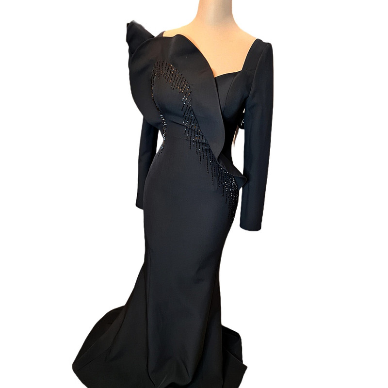 پیراهن یقه خشتی زنانه مدل ماکسی سرشانه گل رز رنگ مشکی