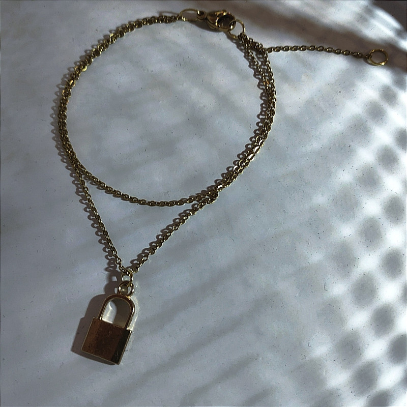 پابند زنانه مدل دو ردیف طرح قفل پابند زنانه مدل دو ردیف طرح قفل