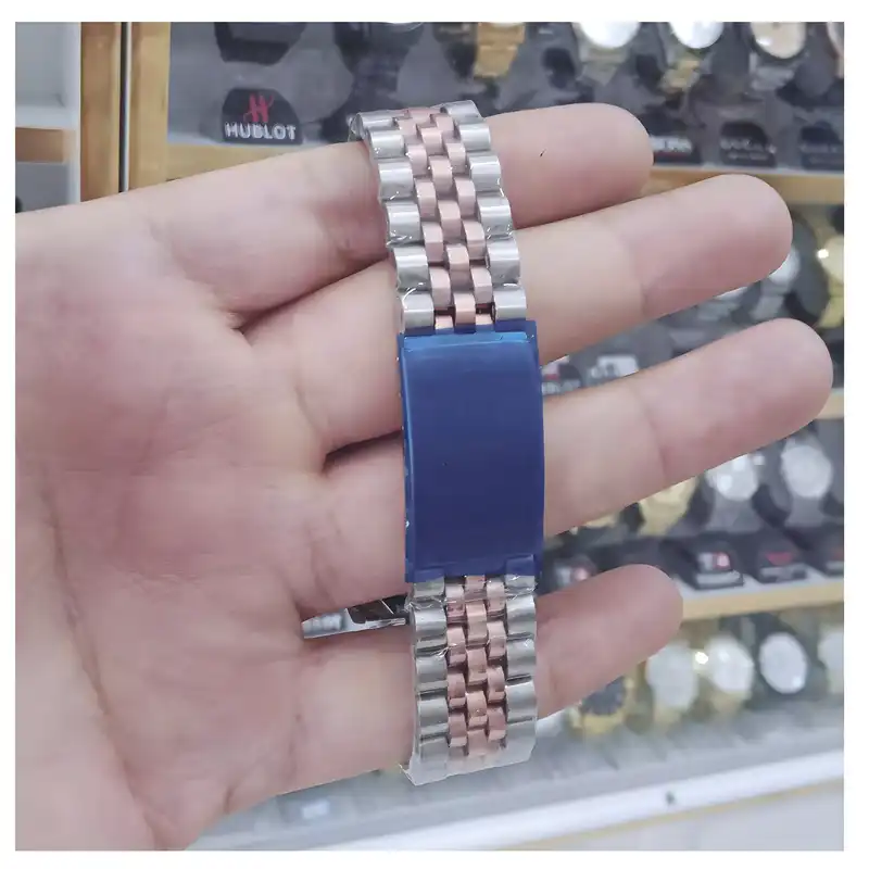 ست ساعت مچی عقربه ای زنانه و مردانه مدل تک موتوره تقویم دار کد Av-RoM 2