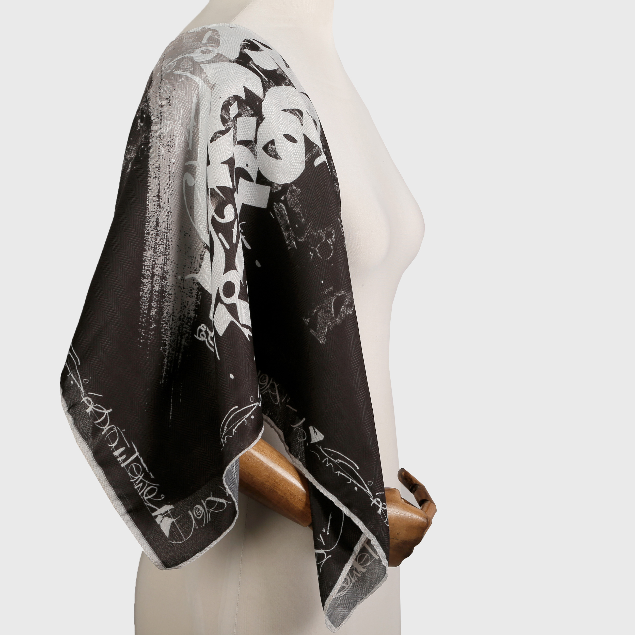 روسری زنانه مدل NIOTAA - قواره 90 کد AZ6300  -  - 5