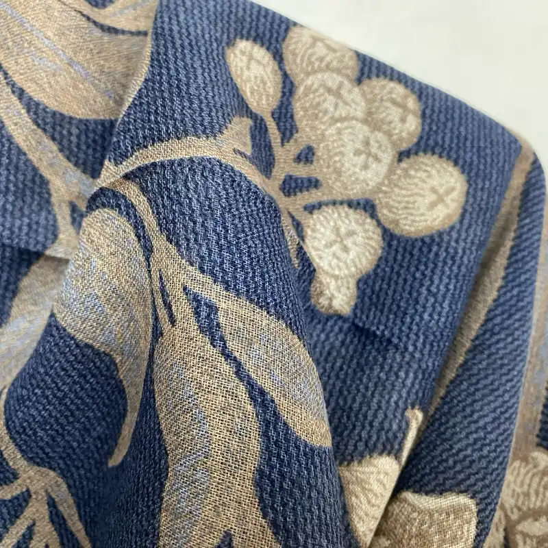 روسری زنانه مدل نخ پنبه وارداتی دور ریش کد ۱۰۱۰