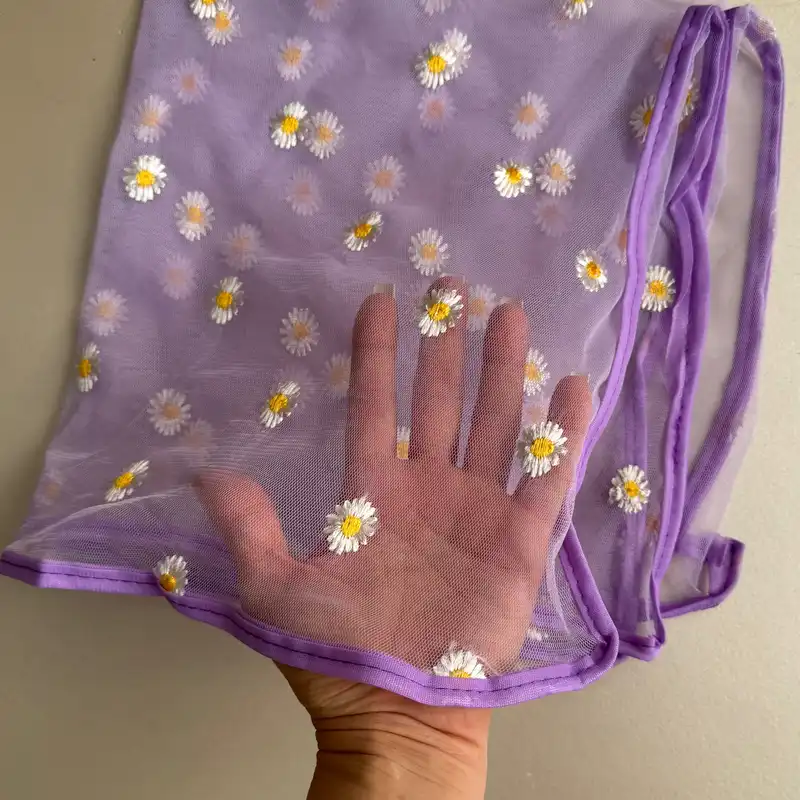 روسری زنانه مدل توری گل بابونه ای کد 60