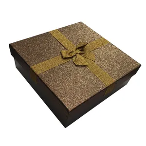 جعبه هدیه مدل t2123 ابعاد 18*18 سانتی متر
