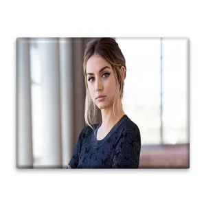کاشی اطلس آبی طرح بازیگر آنا د آرماس مدل T6324