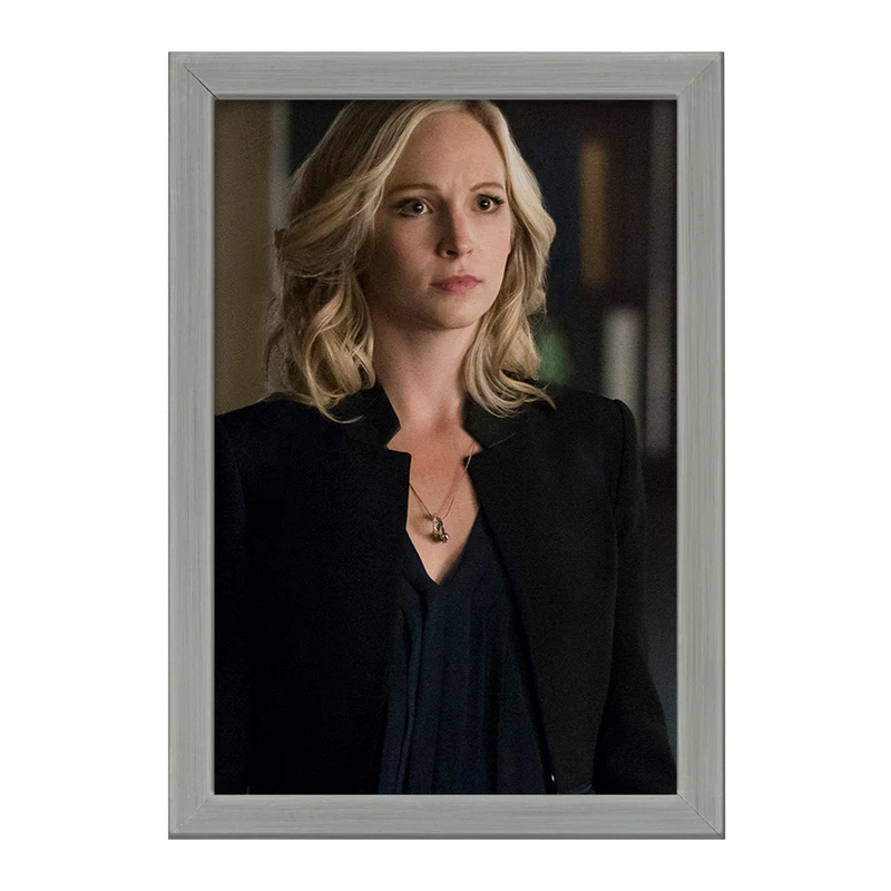 تابلو خندالو طرح کارولاین فوربز خاطرات یک خون آشام  The Vampire Diaries  کد 23687