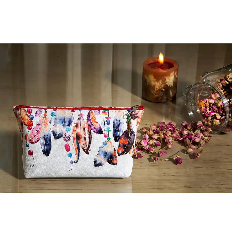 کیف لوازم آرایش زنانه طرح پر مدل PK-022